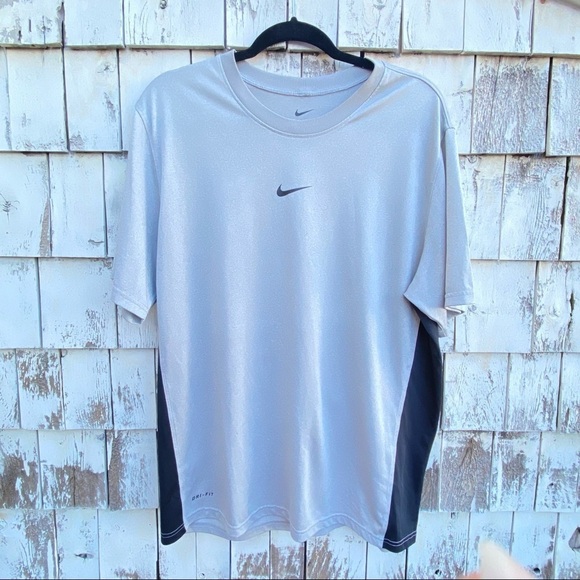 Nike Dri-Fit Gray Athletics Men’s Top - Picture 3 of 5